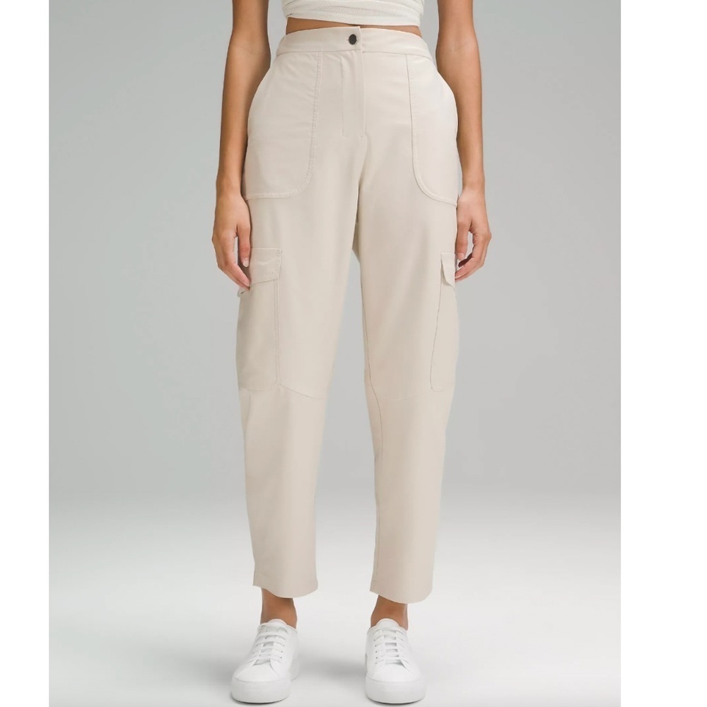 Lululemon Utilitech Cargo Pocket High Rise Pants Light Beige Sz 25